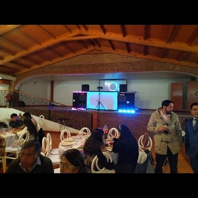 Sonido DJ y luces KEOPS con Zanquearos, Paquete grande para más de 300 o más personas