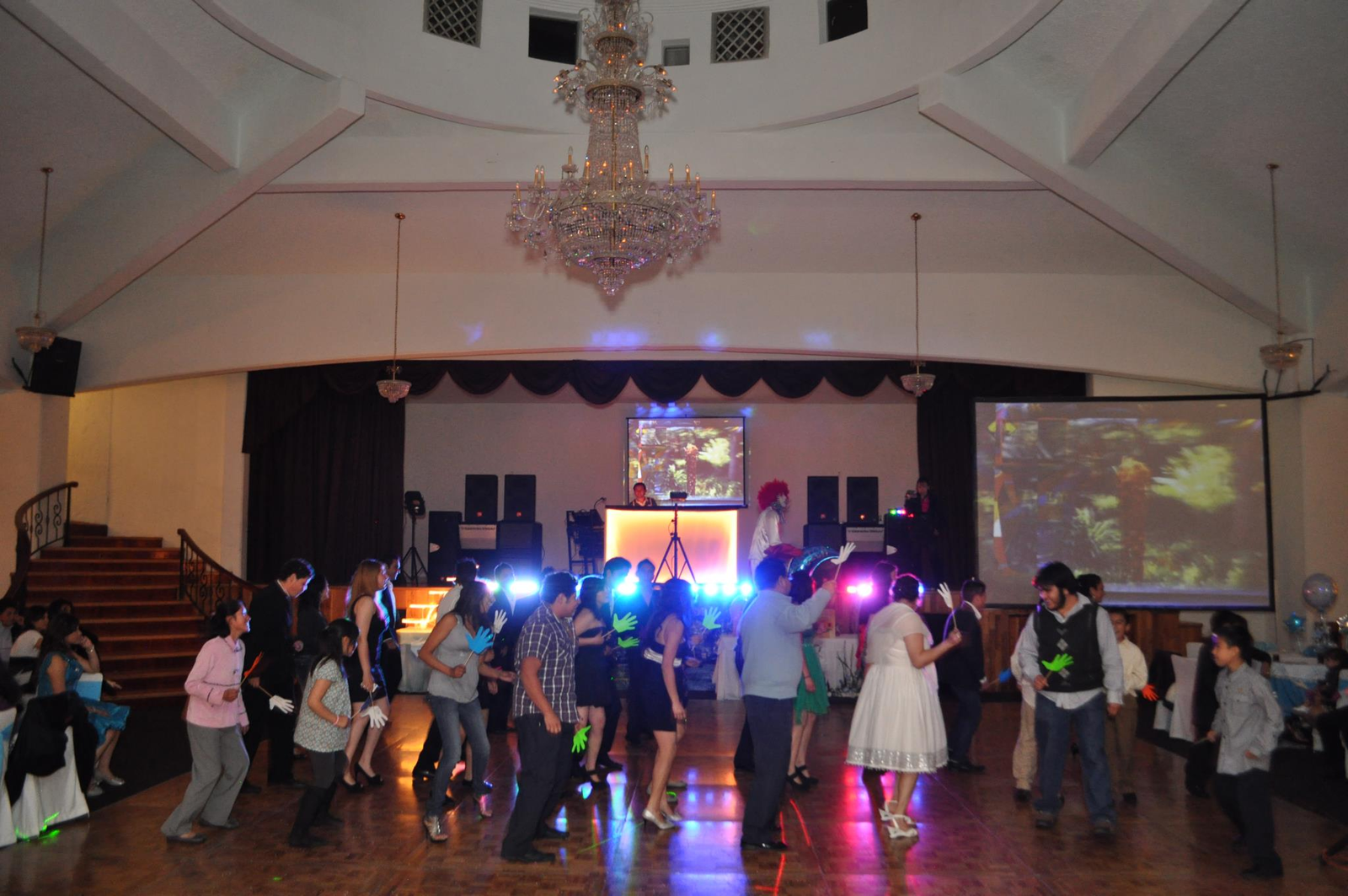 Sonido DJ y luces KEOPS, paquete mediano para   200 personas